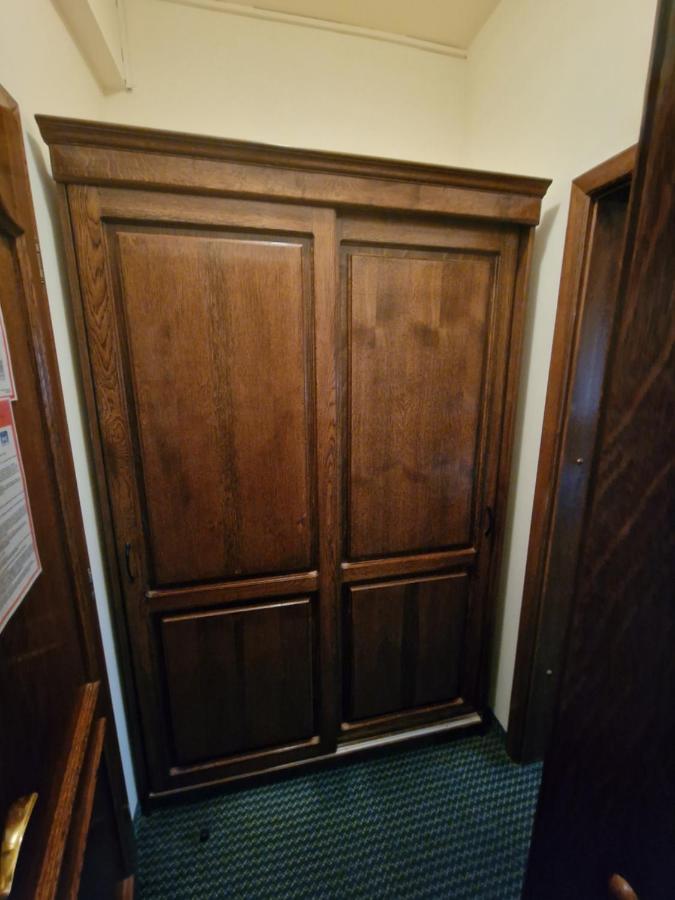 Hotel Razgorsek ヴェレニエ エクステリア 写真