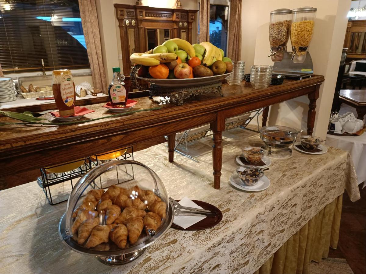 Hotel Razgorsek ヴェレニエ エクステリア 写真