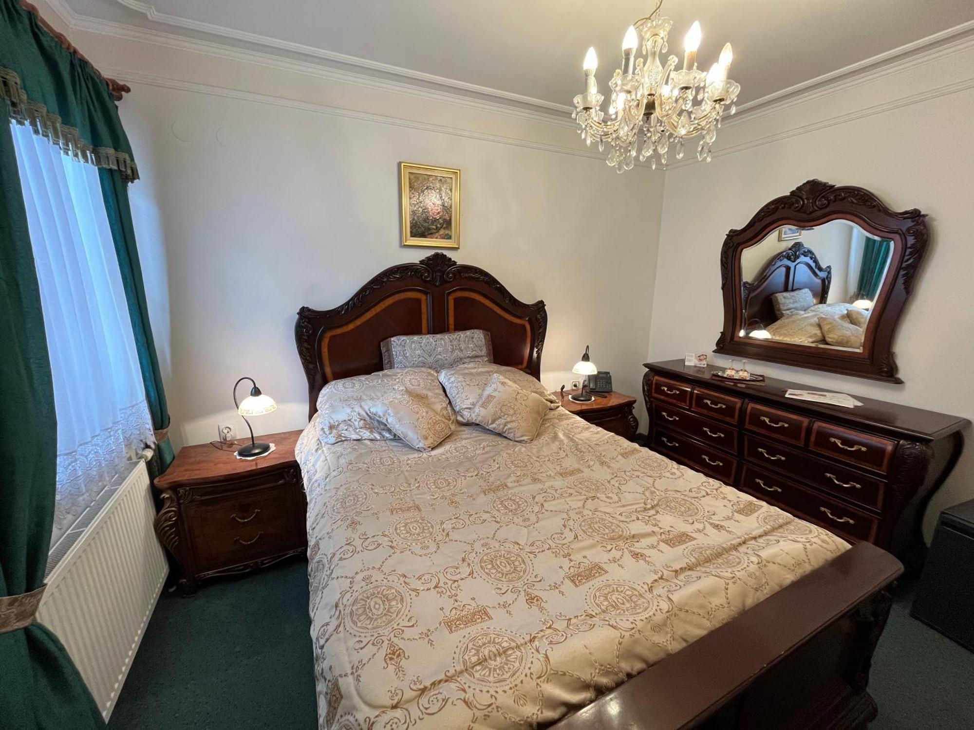 Hotel Razgorsek ヴェレニエ エクステリア 写真