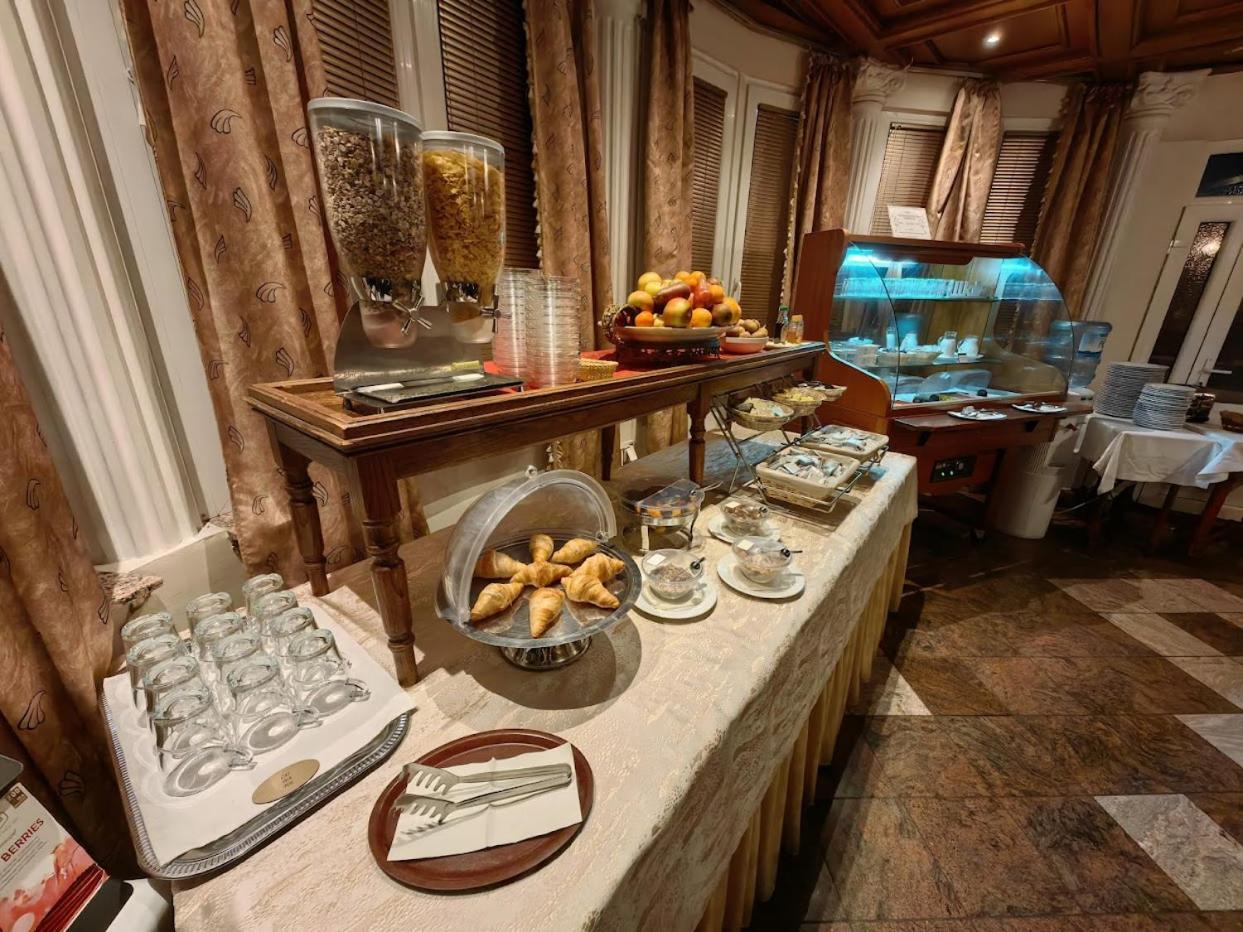 Hotel Razgorsek ヴェレニエ エクステリア 写真