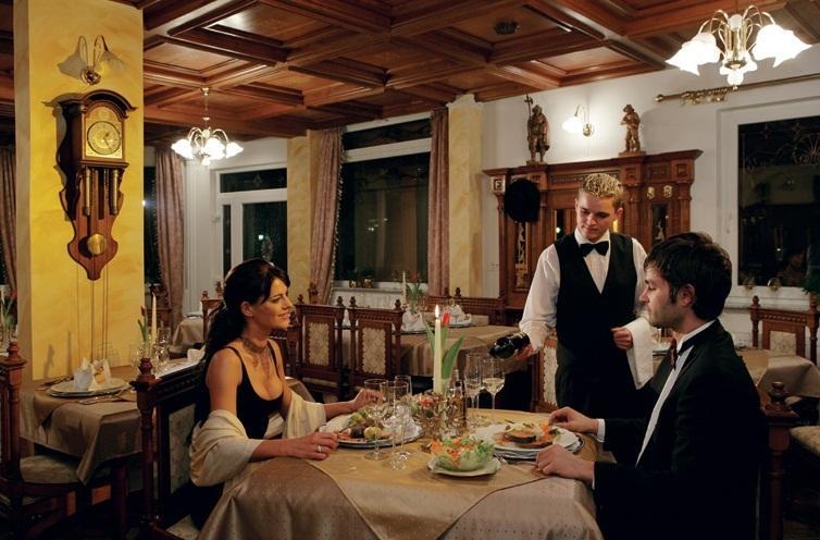 Hotel Razgorsek ヴェレニエ エクステリア 写真