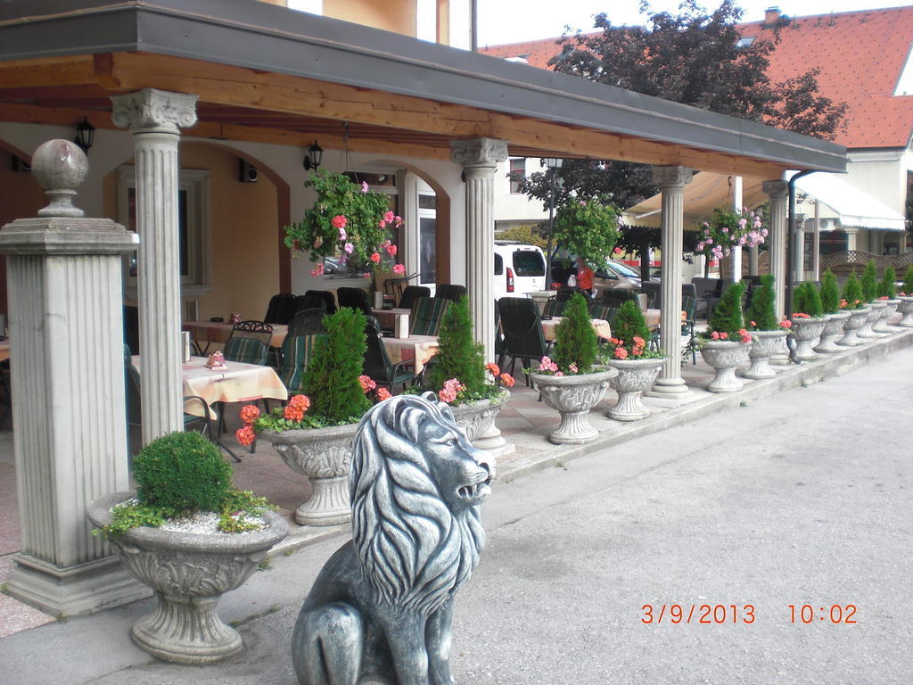 Hotel Razgorsek ヴェレニエ エクステリア 写真